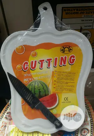 Chopping Board With Knife