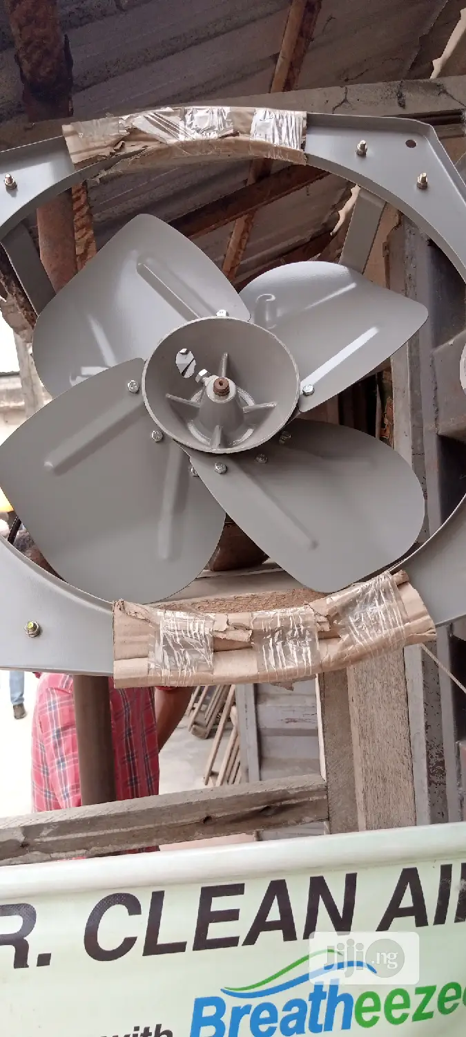 Fan Extractor