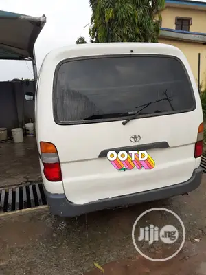 Hiace Bus for Your Delivery Needs.