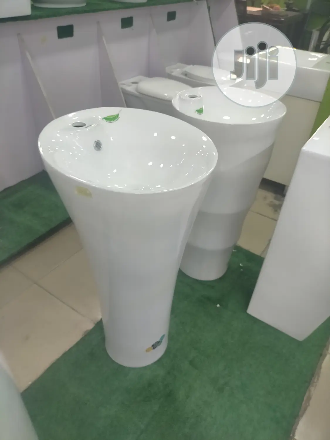 Standing Wash Hand Basin