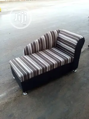 Opposetry Chair