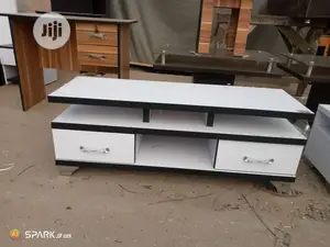 Plastma Tv Stand
