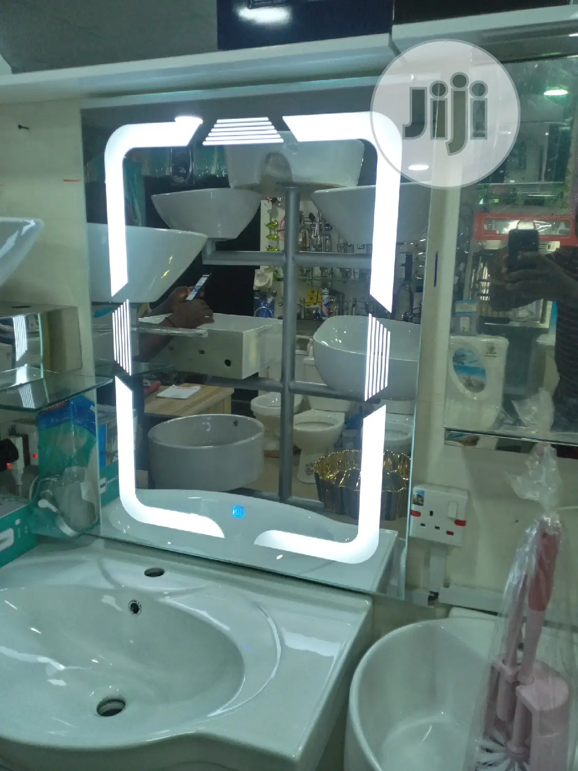 Censor Mirrow With on and Off Light