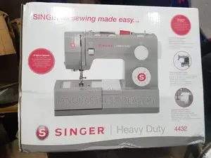Singer 4432 Sewing Machine 32 Built in Stitches
