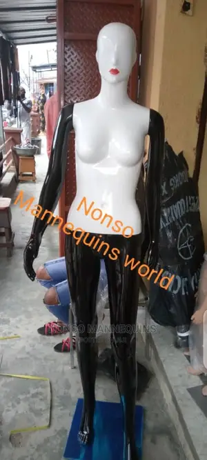 Glossy Female Mannequins