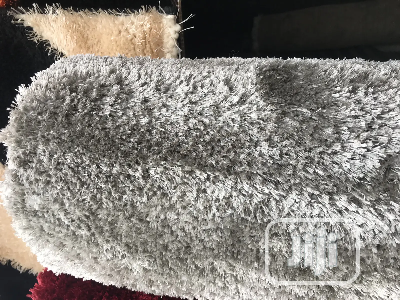 Vip Thick Grey Color Center Rugs 7/10