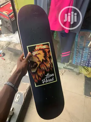 Photo - Lion Head Skateboard