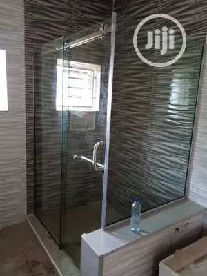 Tampered Glass Shower Cubicle