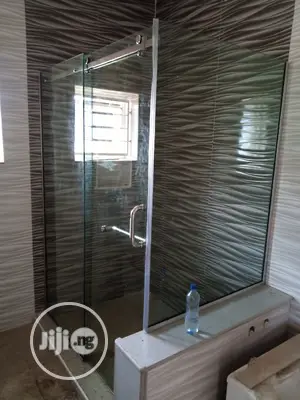 Tampered Glass Shower Cubicle