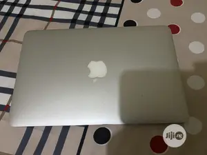 Laptop Apple MacBook Air 2GB Intel Core I5 160GB