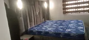 Parded Master Bedroom Bedframe 6*6 Fit
