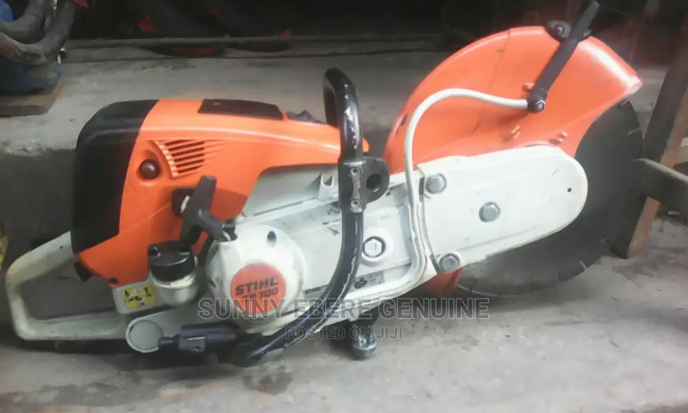 Asphalt Cutting Machine