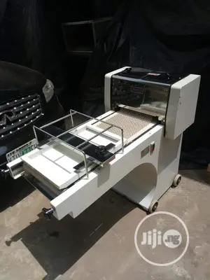 Bread Moulder