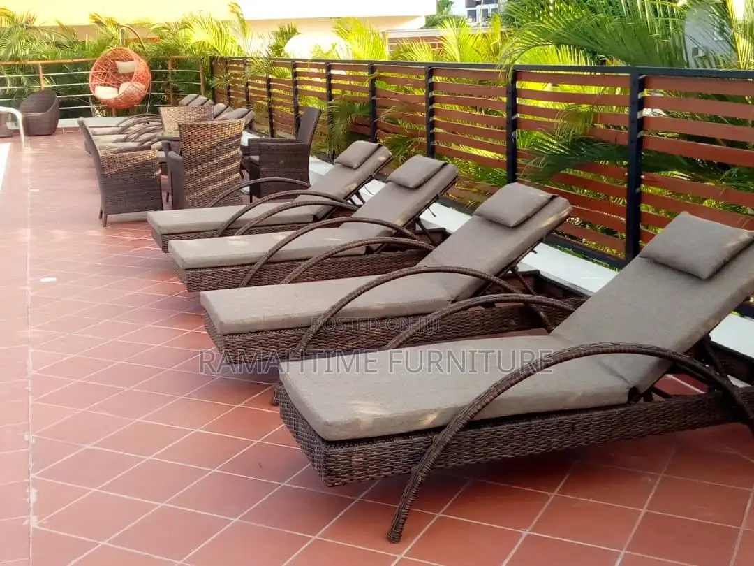 Executive Cane Swimming Pool Bed.