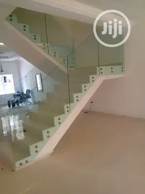 Frameless Glass Staircase (10mm)