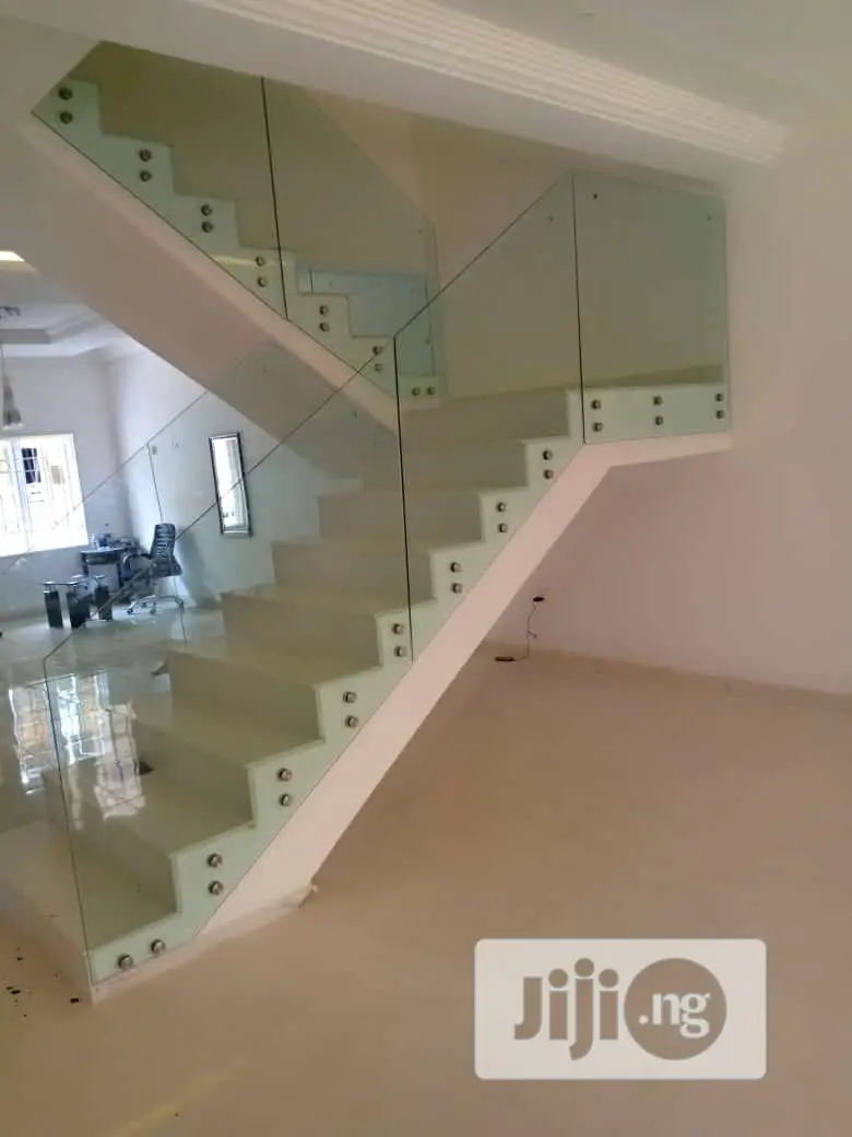 Frameless Glass Staircase (10mm)