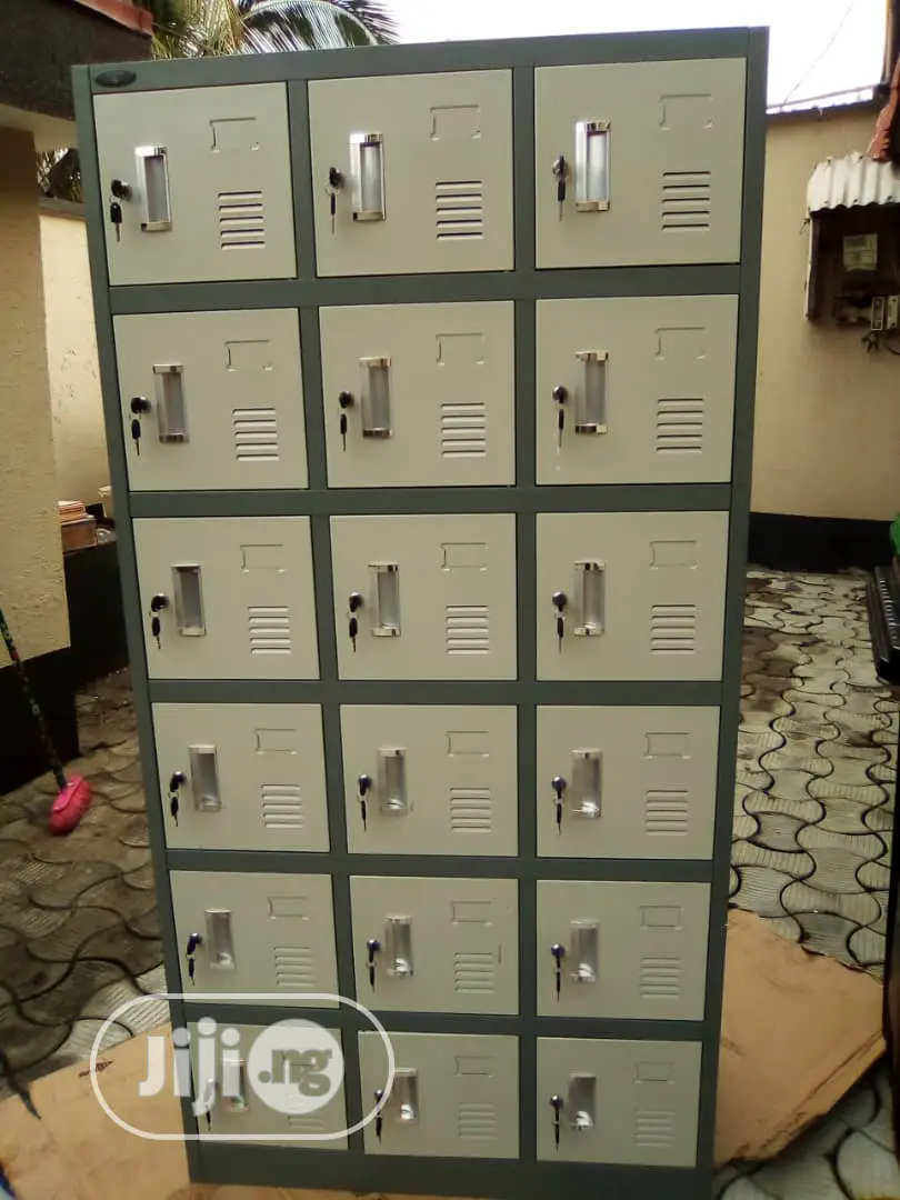 18 Doors Workers Lockers