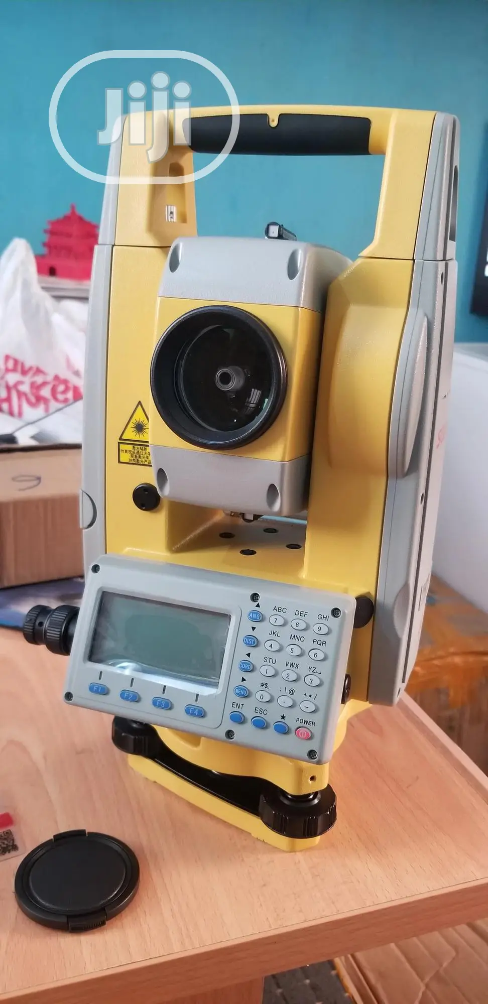DTM 624r Reflector-Less Total Station With Accessories