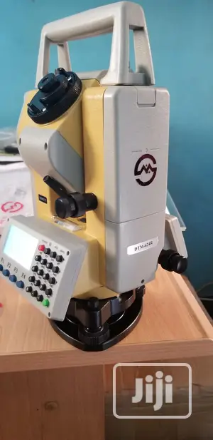 DTM 624r Reflector-Less Total Station With Accessories