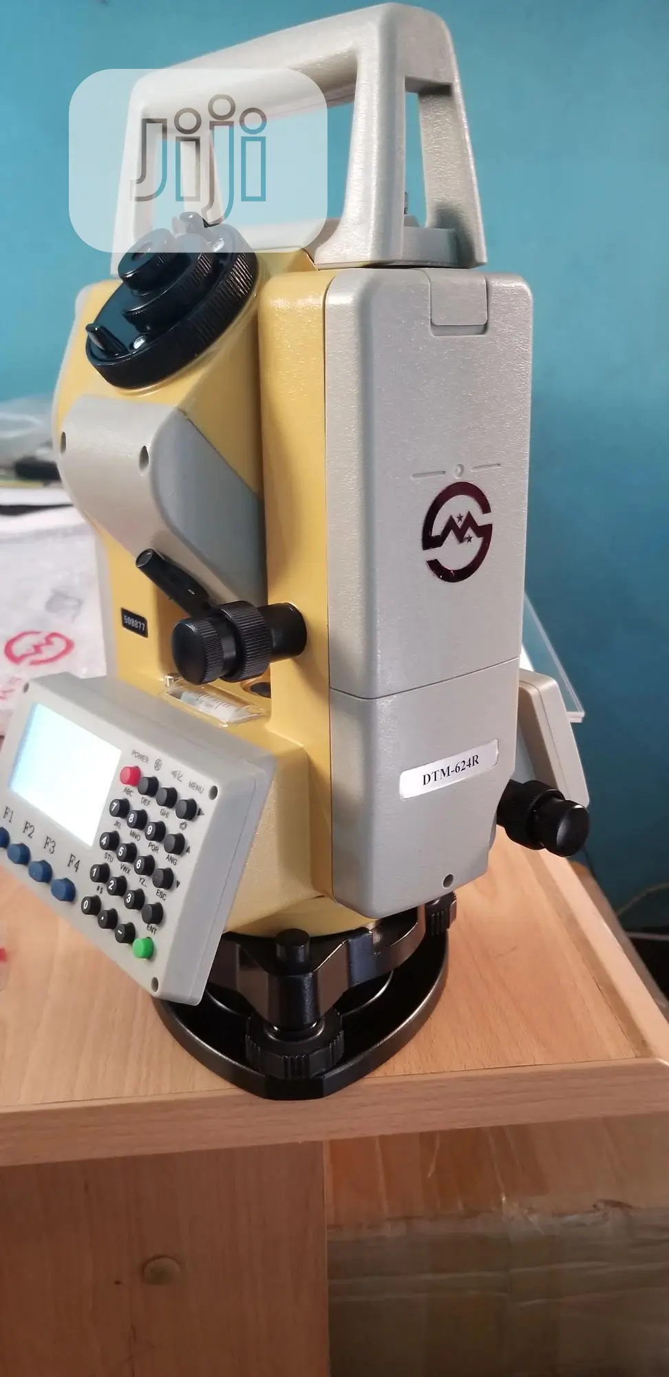 DTM 624r Reflector-Less Total Station With Accessories