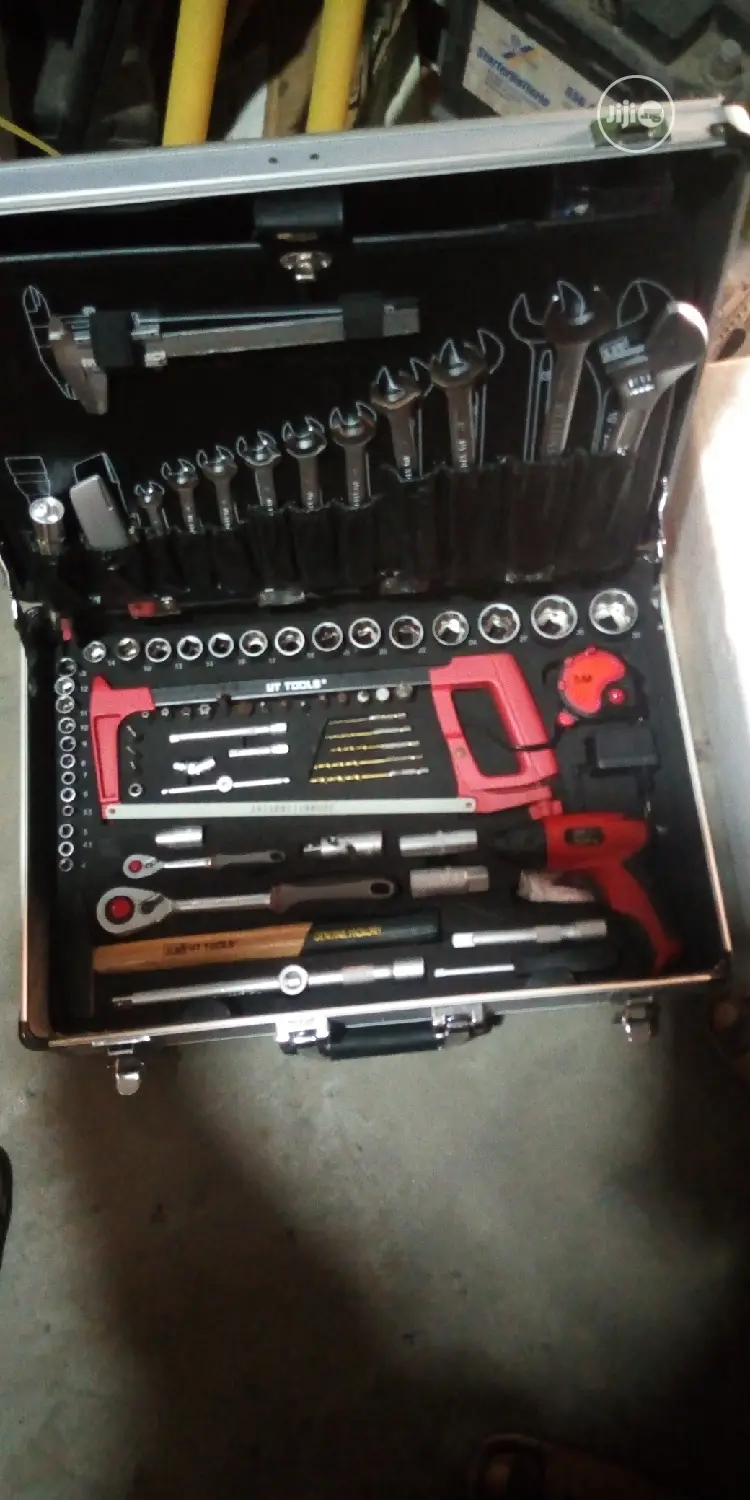 149 Piece Comprehensive Tool Kit