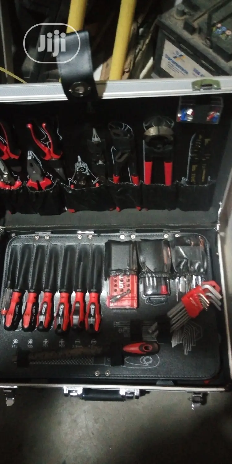 149 Piece Comprehensive Tool Kit