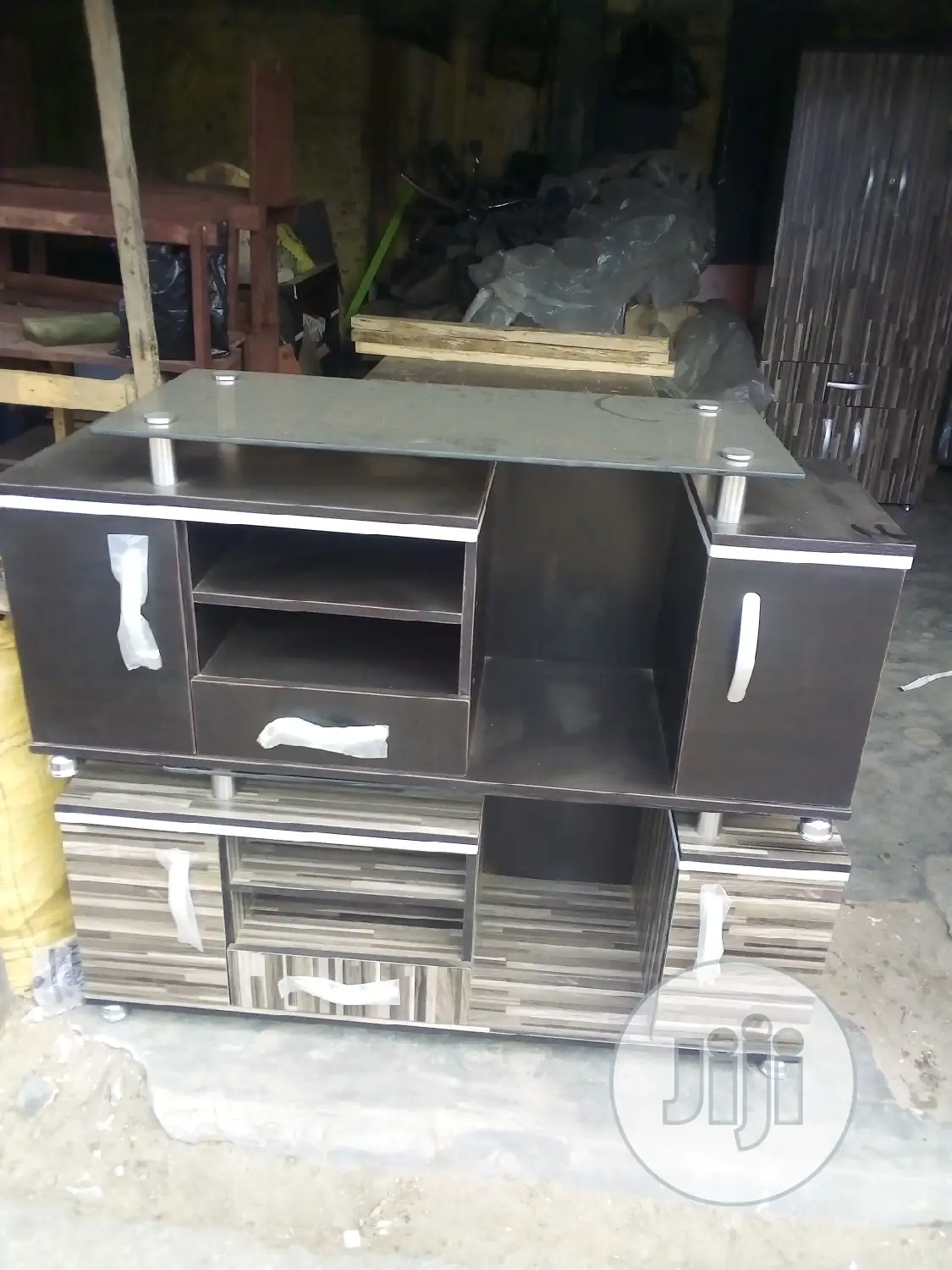 Plastma Television Stand