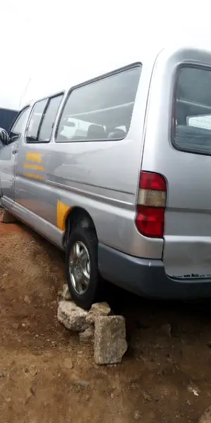 Toyota HiAce 2004