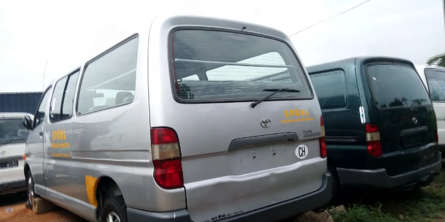 Toyota HiAce 2004