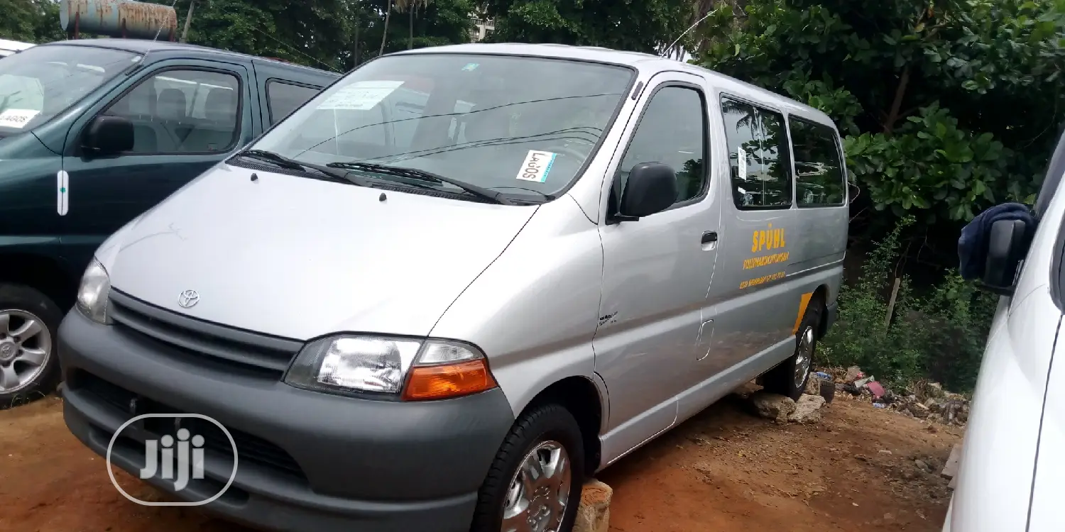Toyota HiAce 2004