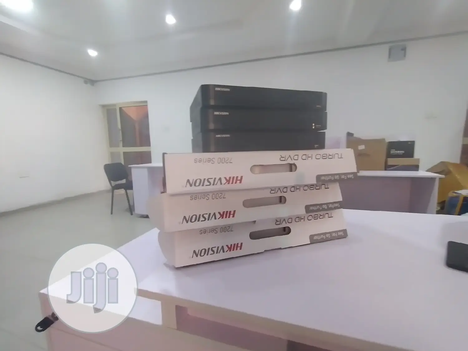 Hikvision 5mp / Ds-7216hqhi- Digital Video Recorder DVR