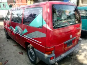 Volkswagen Transporter 2002 Red