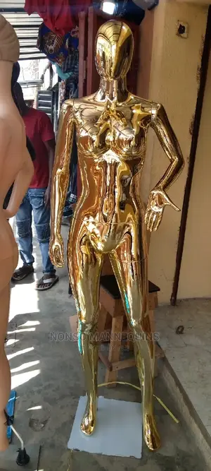 Big Breast Gold Chrome Female Mannequin With Pose