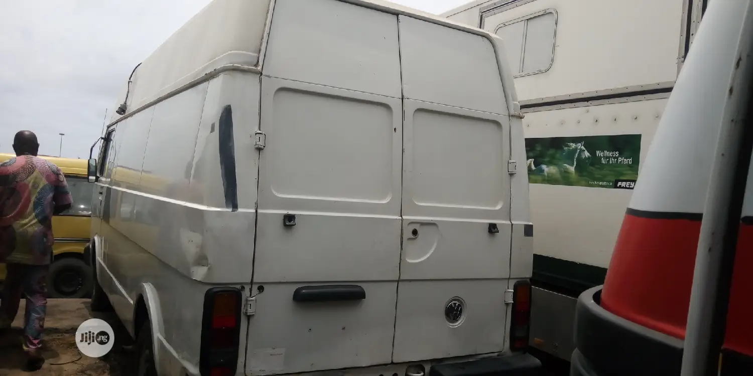 Volkswagen LT 2004 Yellow