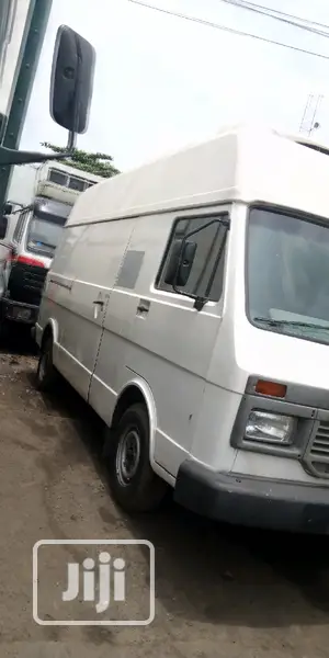 Volkswagen LT 2004 Yellow