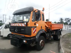 1824 Mercdes Tipper