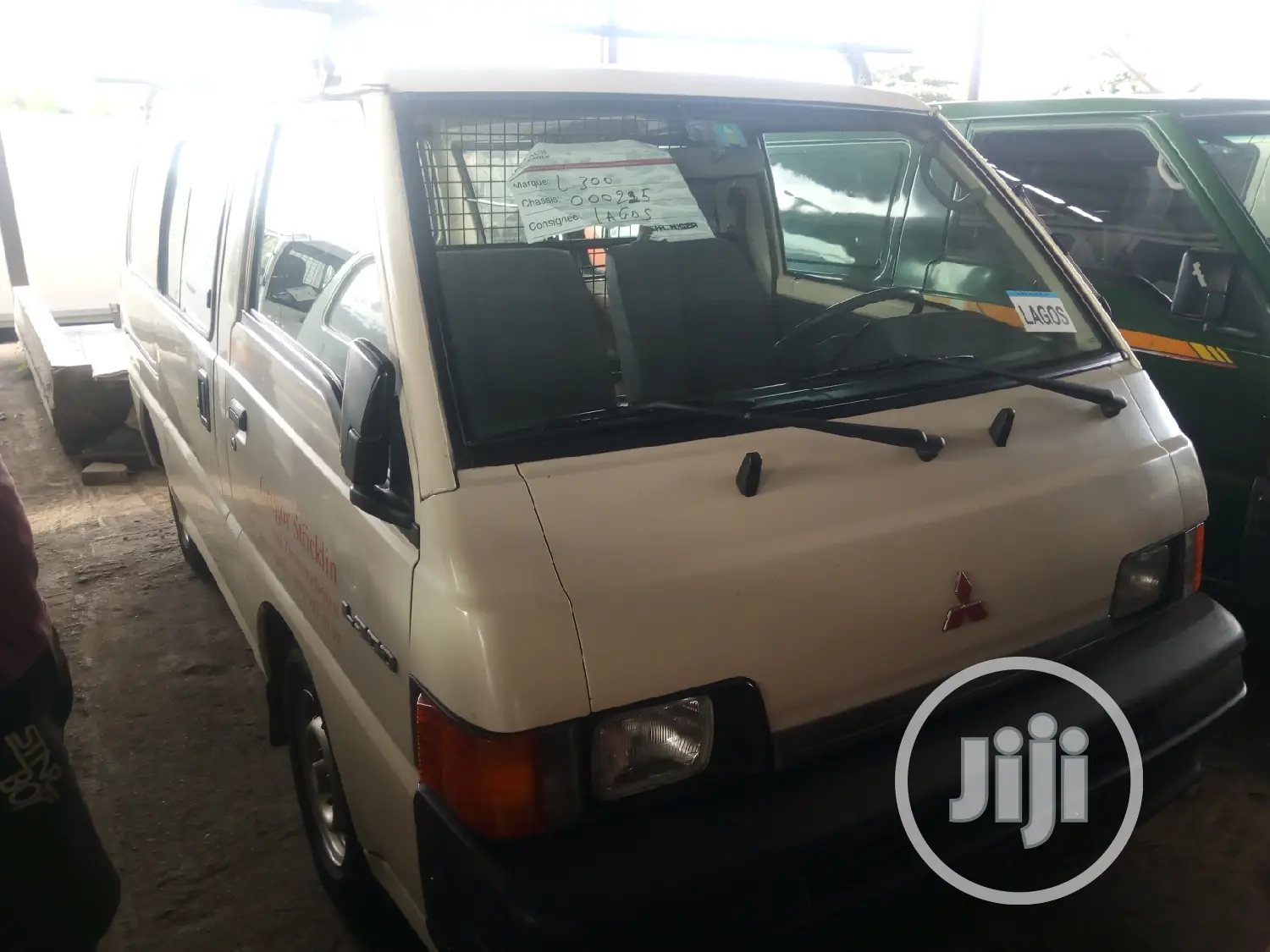 Mitsubishi L300 2003 Grey
