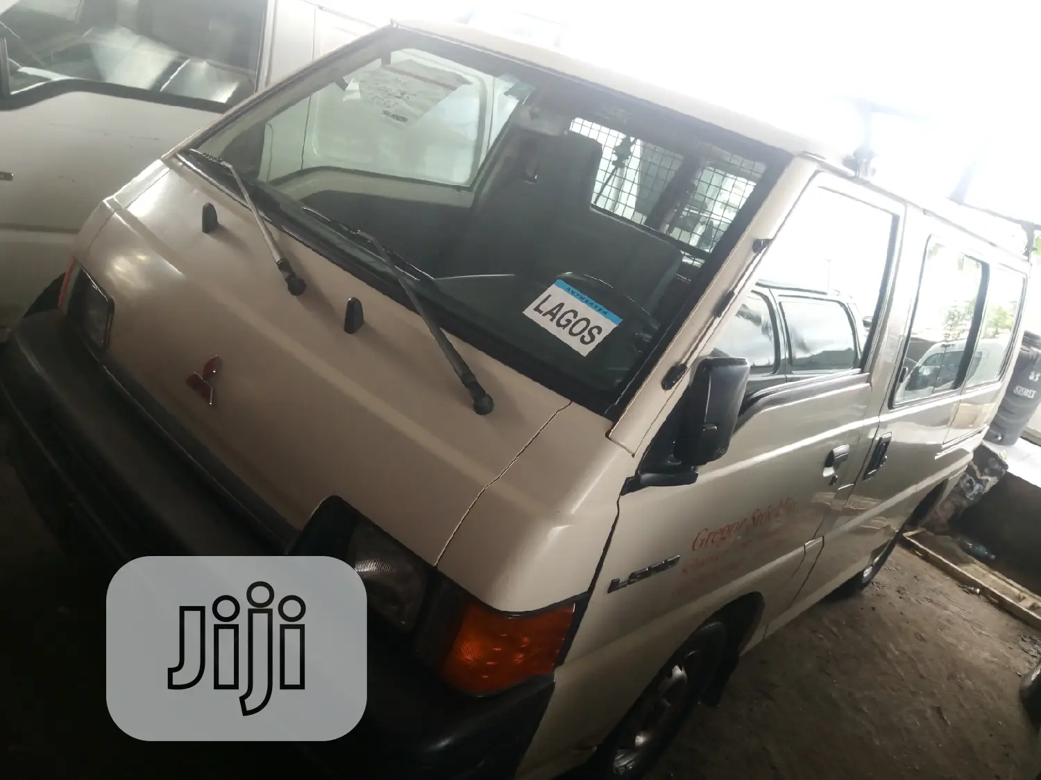 Mitsubishi L300 2003 Grey
