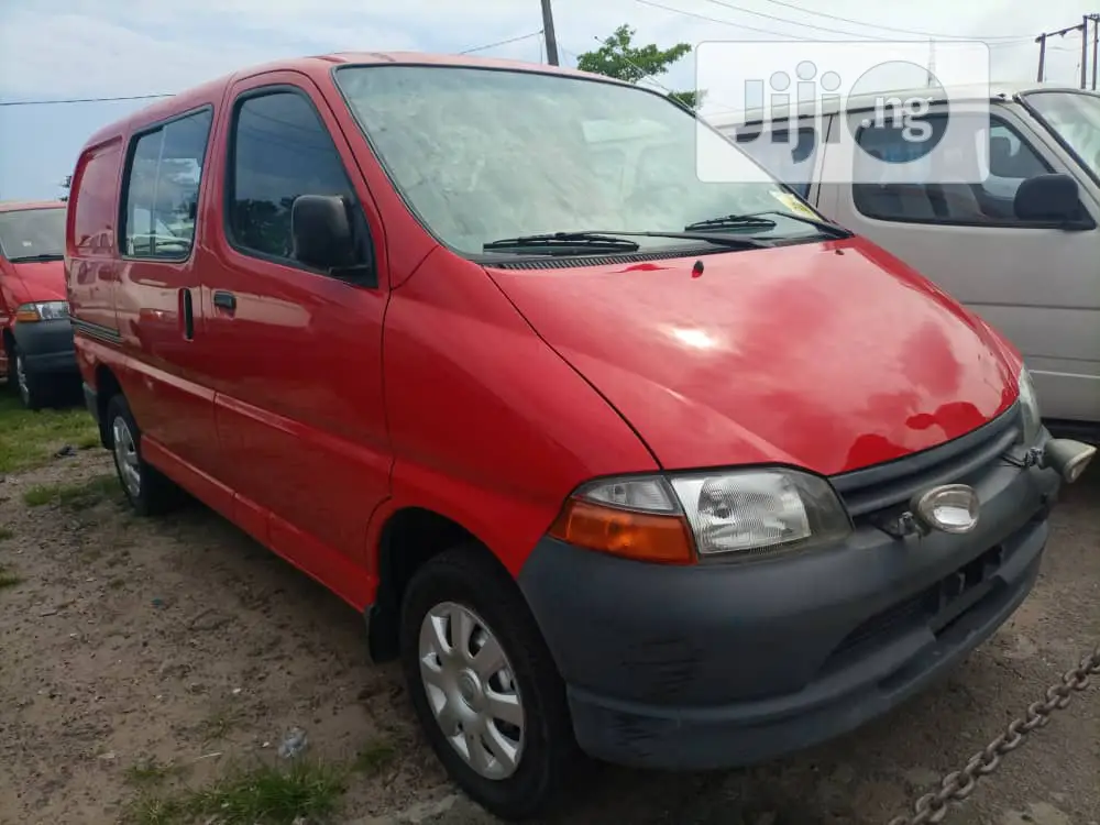 Toyota HiAce 2003