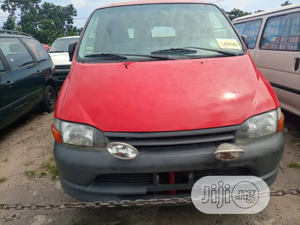 Toyota HiAce 2003