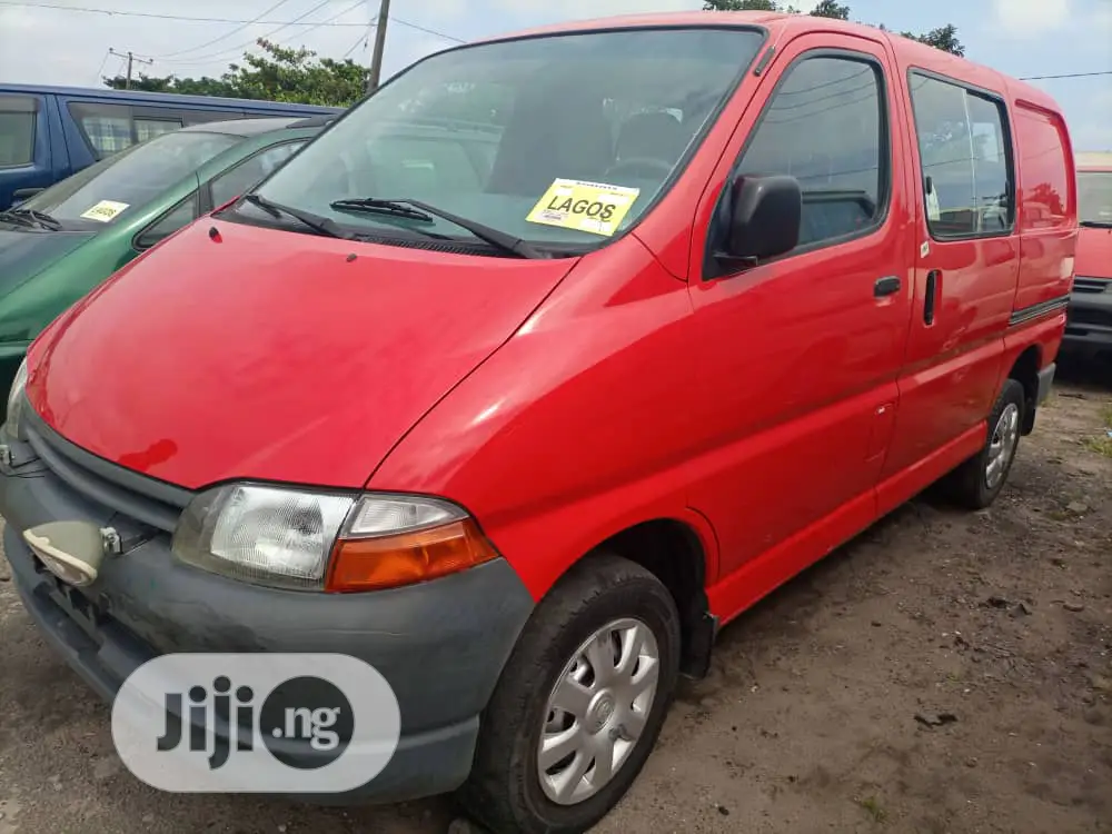 Toyota HiAce 2003