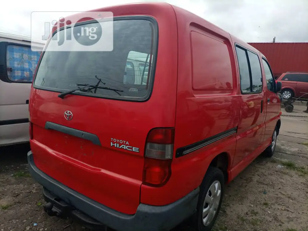 Toyota HiAce 2003