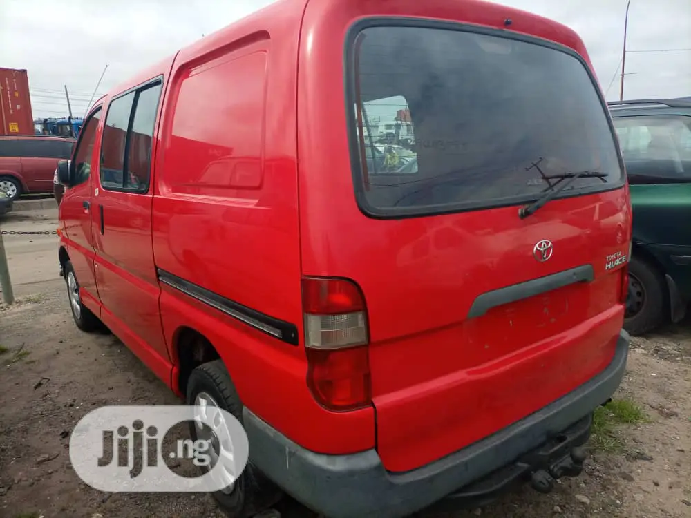 Toyota HiAce 2003