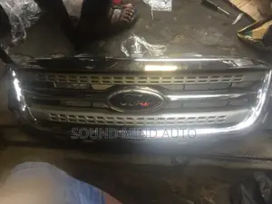 Ford Taurus 2010 Model Front Grille