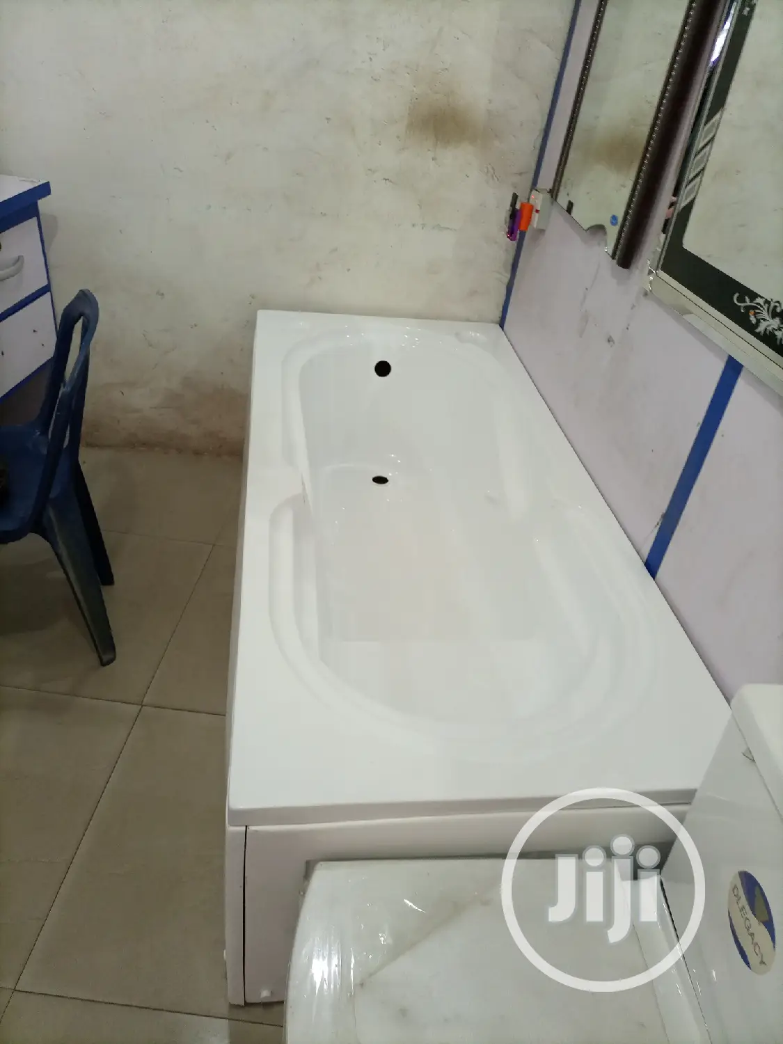 Executive Bath Tub