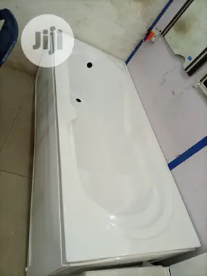 Executive Bath Tub