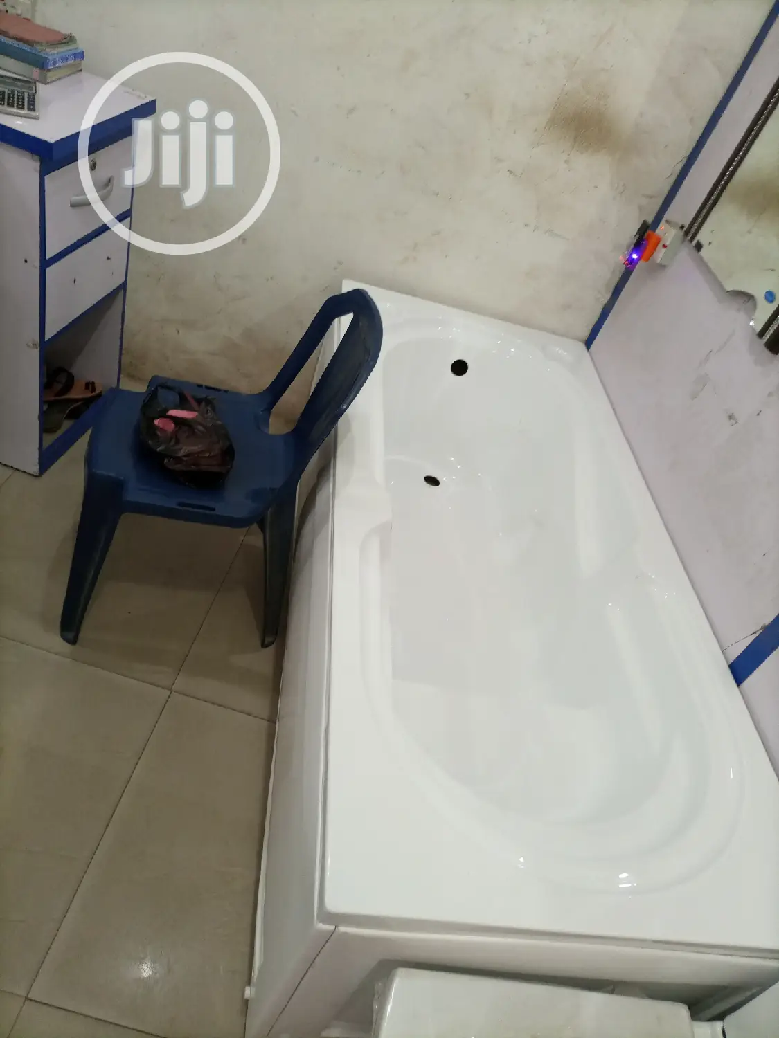 Executive Bath Tub
