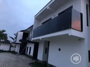 Frameless Glass Staircase And Balcony