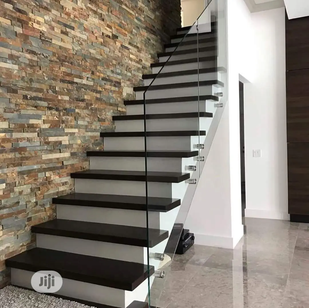 Frameless Glass Staircase And Balcony