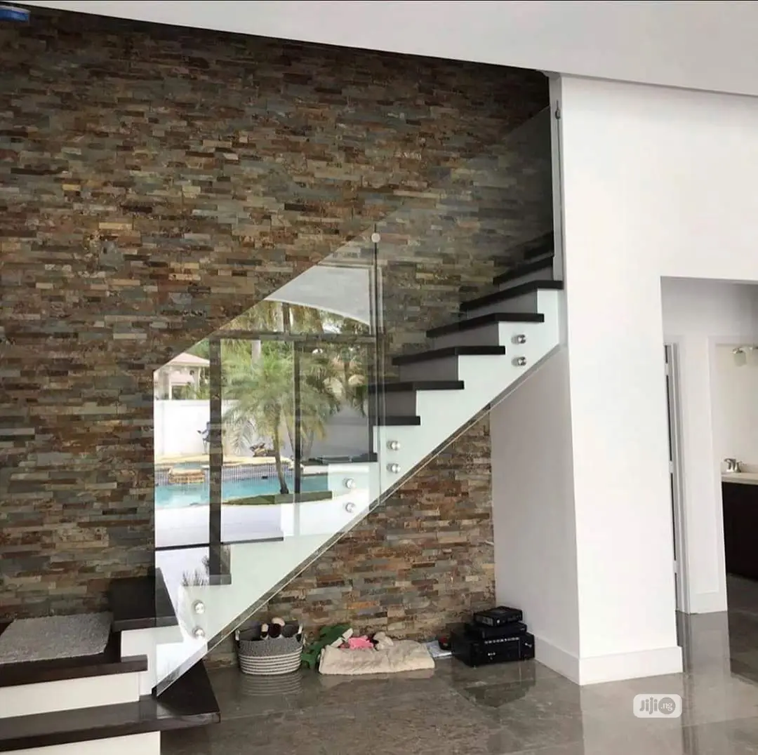 Frameless Glass Staircase And Balcony